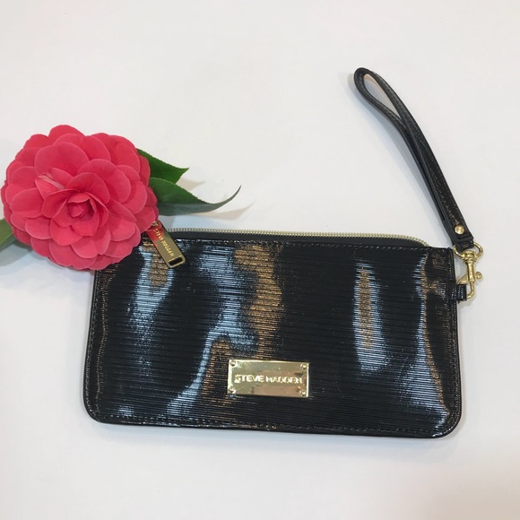 Steve Madden Black patent vegan leather wristlet - Picture 2 of 5